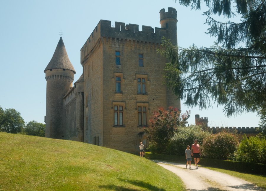 Pourquoi les châteaux et autres lieux touristiques devraient favoriser la vente en ligne ?