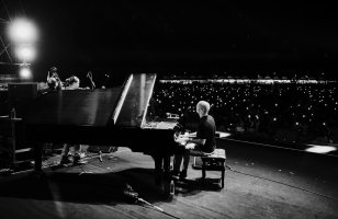 4 DAYS 4 YOU / Shai Maestro Trio