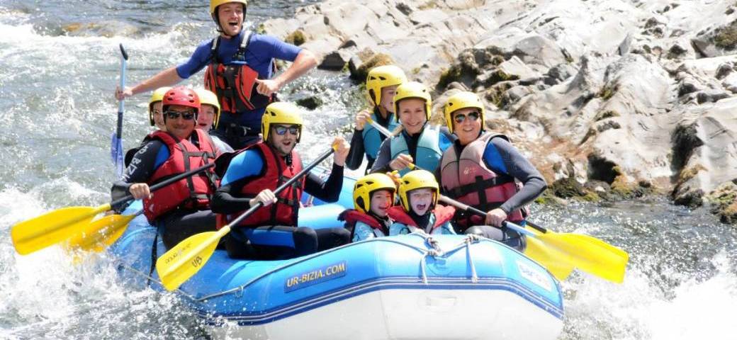 1 Descenso de aguas bravas a elegir entre: RAFTING - CANOA y KAYAK - HIDROSPEED - MINI RAFT 