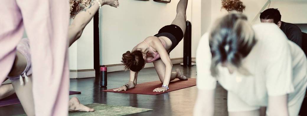 12/04 Shake The Dust