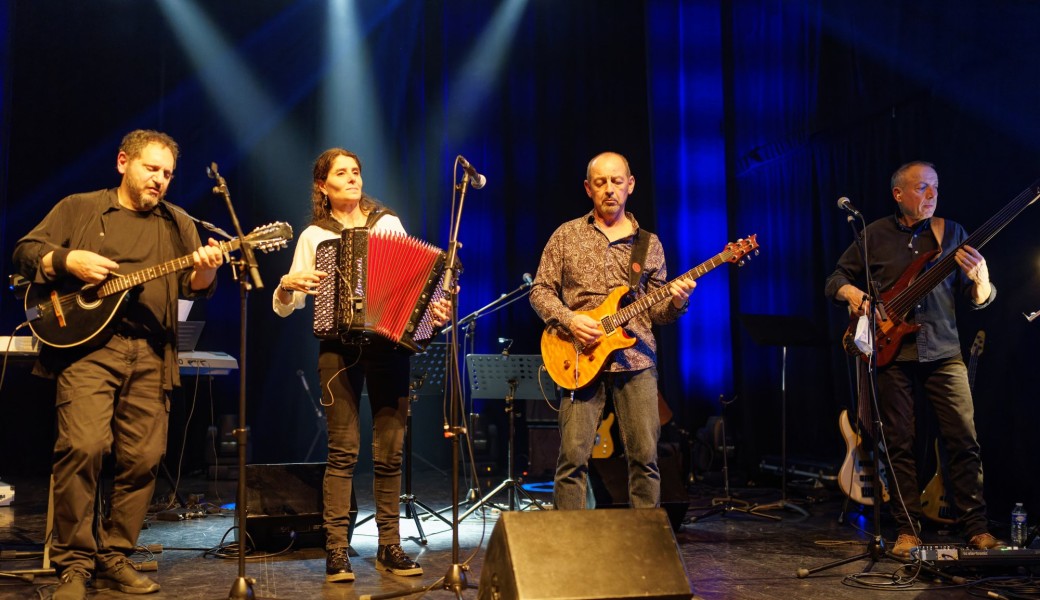 A LA FRONTIÈRE - MINO-ETNIK-COLORS