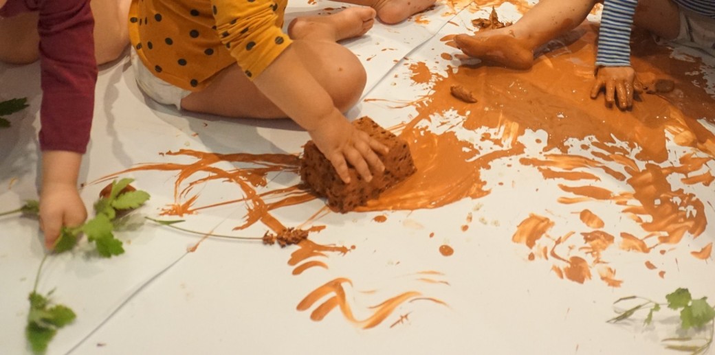 A quatre pattes | Eveil sensoriel parent-enfant | 0-3 ans