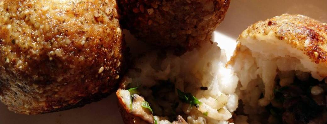 Arancini à la scamorza et salsa verde