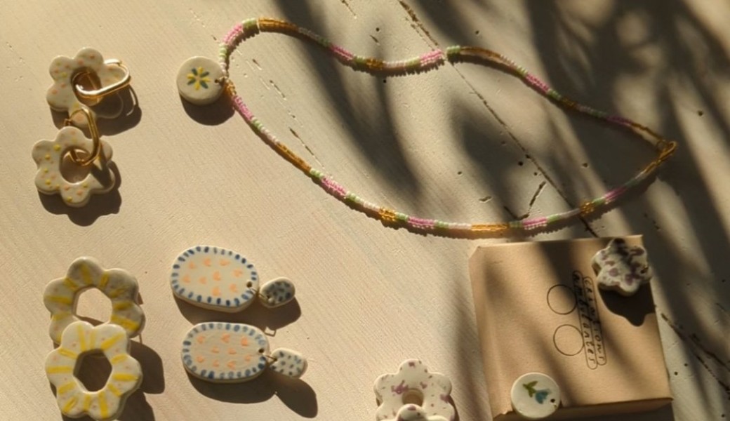 Atelier création de bijoux en céramique au Loko - Auray 
