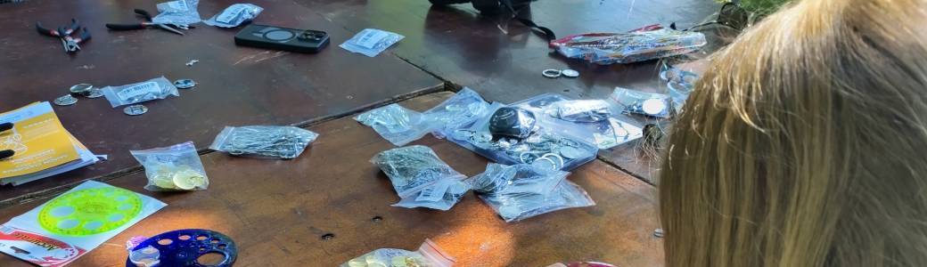 Atelier création de bijoux wax et résine