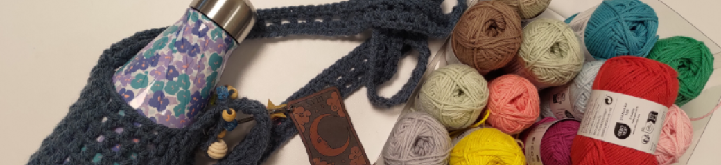 Atelier crochet : un sac à gourde nuit étoilée