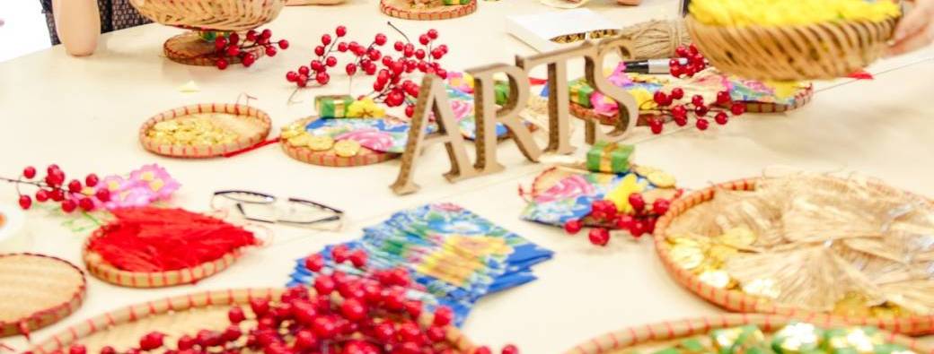 Atelier de décoration de plateaux et paniers en bambou 