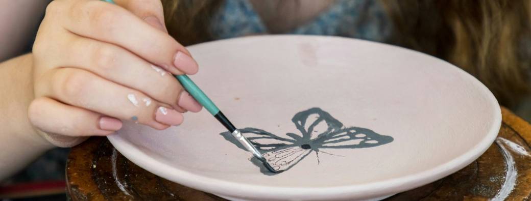 Atelier de peinture sur céramique