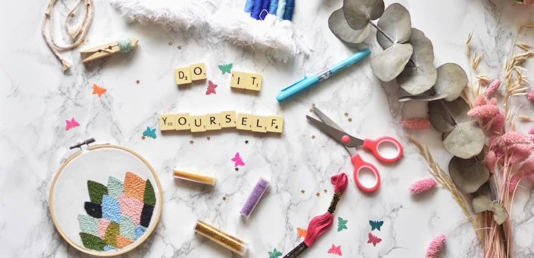 ATELIER DECORATION EN POMPONS