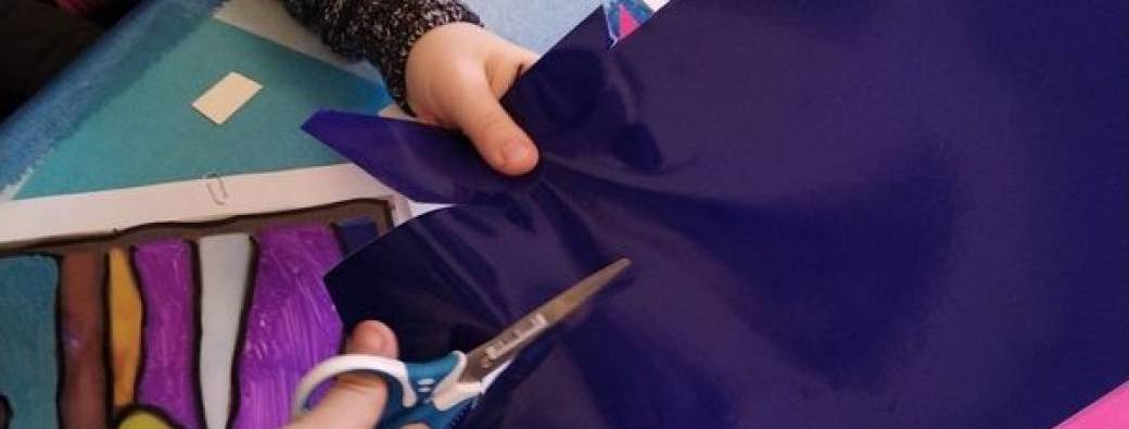 Atelier des vacances pour les enfants de 7-9 ans:  Je frabrique mon carnet de croquis