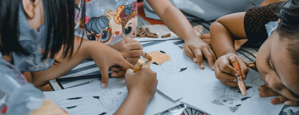 Atelier dessin pastel sur le thème des princesses