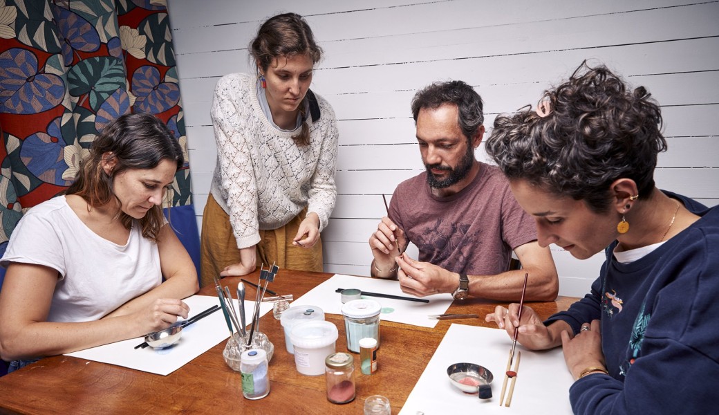 Atelier d'émaillage sur cuivre