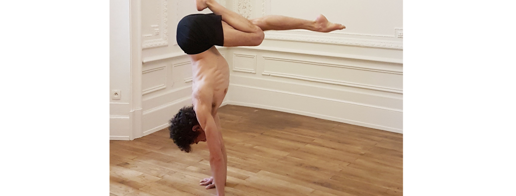 Atelier équilibres sur les mains et vinyasas
