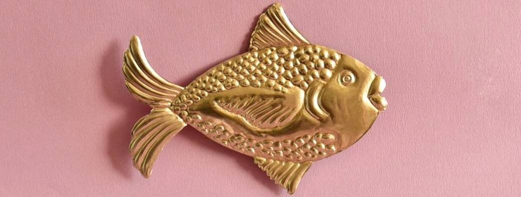 Atelier ex-voto en métal repoussé, Rosporden