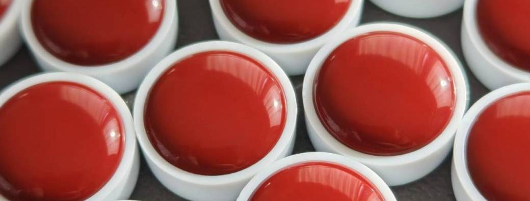 Atelier fabrication de godets d'aquarelle