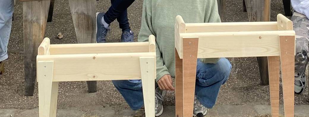 Atelier fabrication de jardinières en bois de réemploi animé par le Collectif PARAChutes 