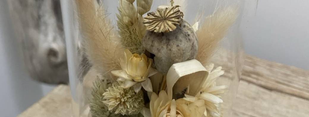Atelier Globe de fleurs séchées et fleurs éternelles