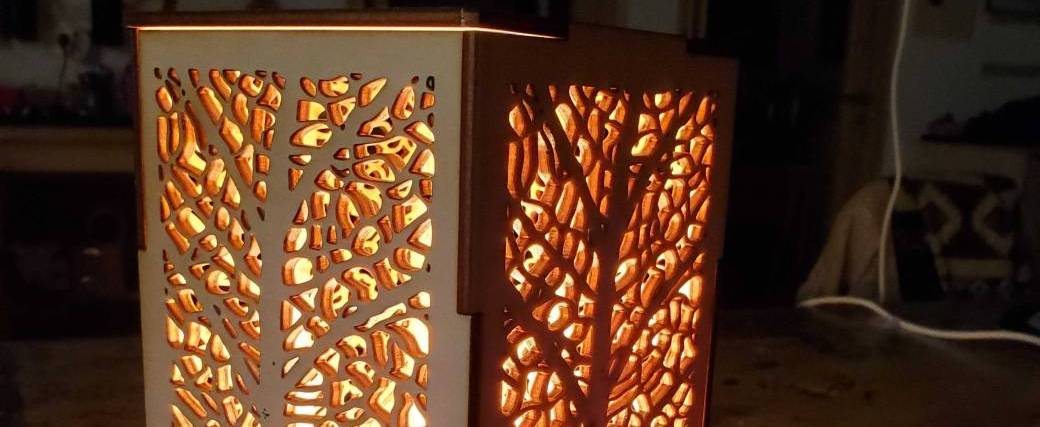 Atelier découpe laser : Fabriquez une lampe pour Noël  !