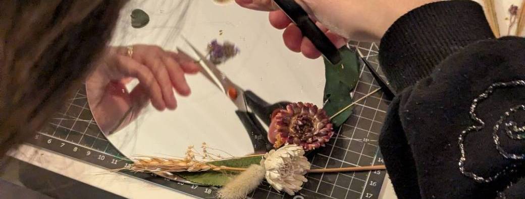 Atelier miroir fleuri 40€ (20€ d'acompte, 20€ sur place) 