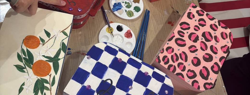 ATELIER PEINTURE SUR BOÎTE À SOUVENIR