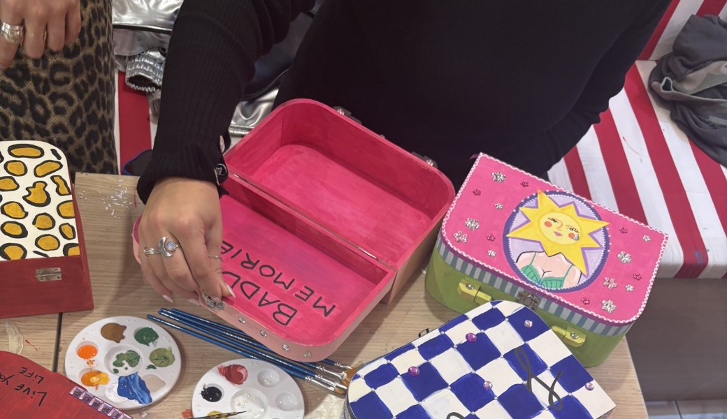 ATELIER PEINTURE SUR BOÎTE À SOUVENIRS 