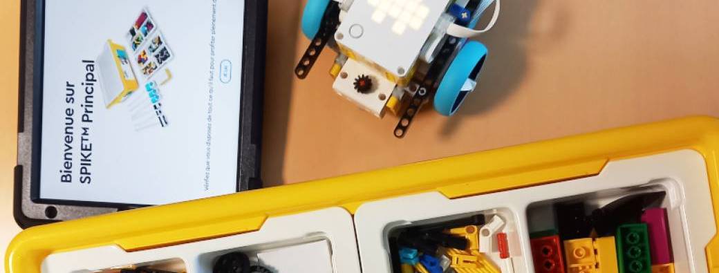 La fabrique des héros : atelier robotique Lego spike