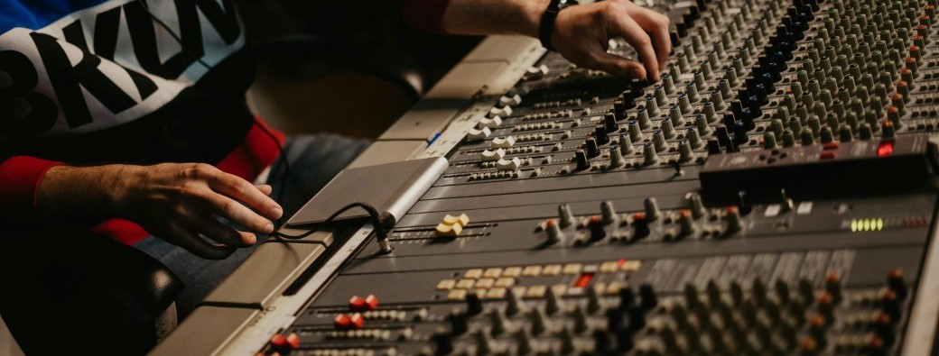 ATELIER TECHNIQUE DU SON (appréhender la scène, le studio)