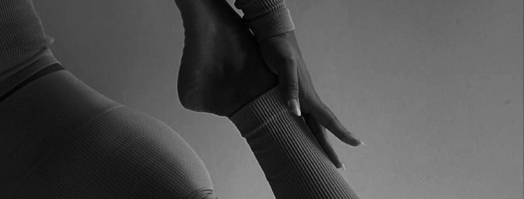 Atelier Yoga Vinyasa flow  ( fusion du yoga & hip hop) avec @joo__dal__