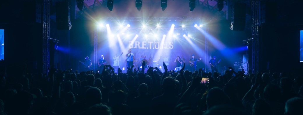 B.R.E.T.O.N.S // Bonjour minuit