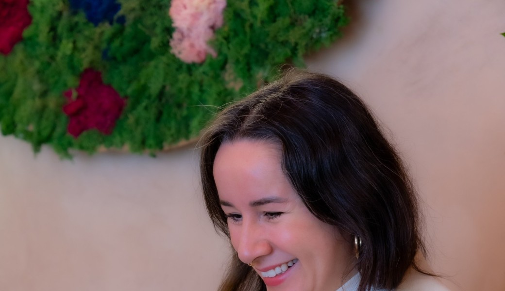  B2 - Conversation Club