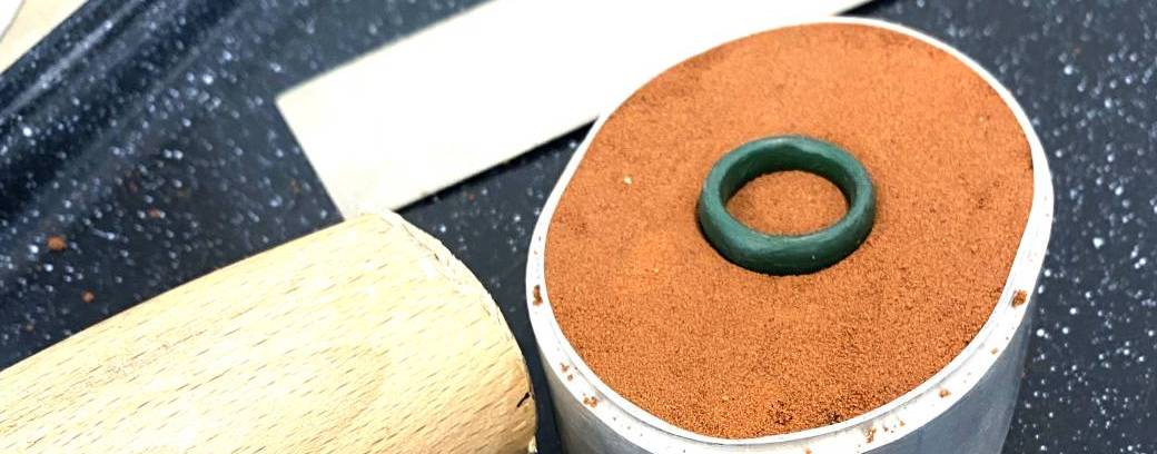 Bague en fonte à la terre de Delft
