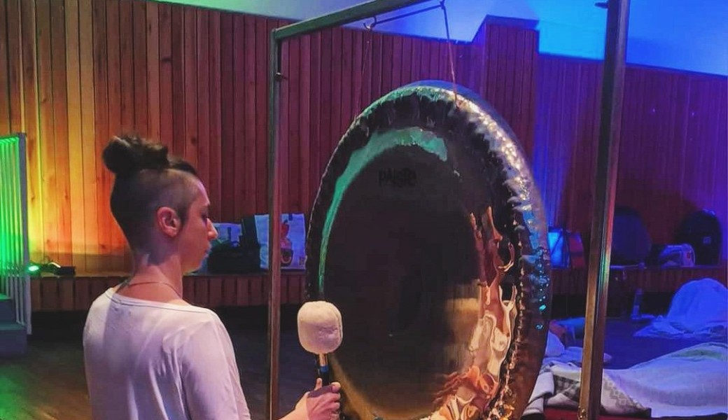 Bain de gong traditionnel