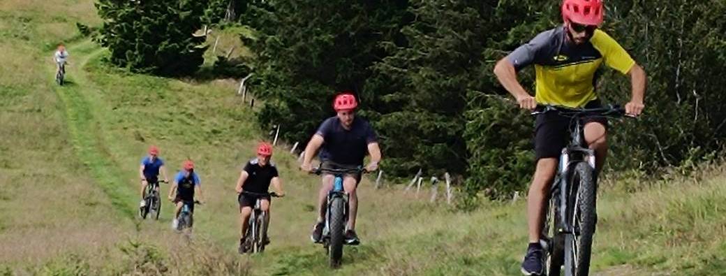 Balade guidée en vttae avec repas à la ferme auberge 