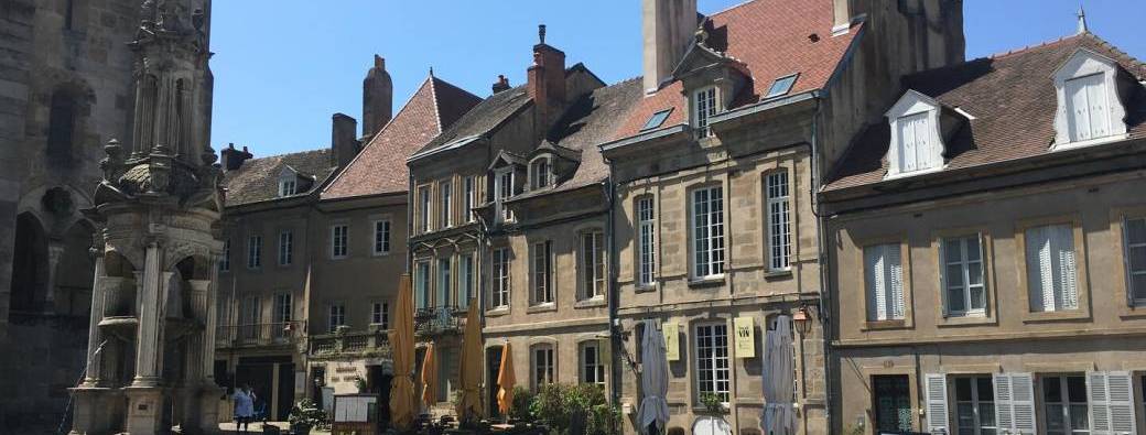 Balade urbaine: des façades classiques à l'Art déco