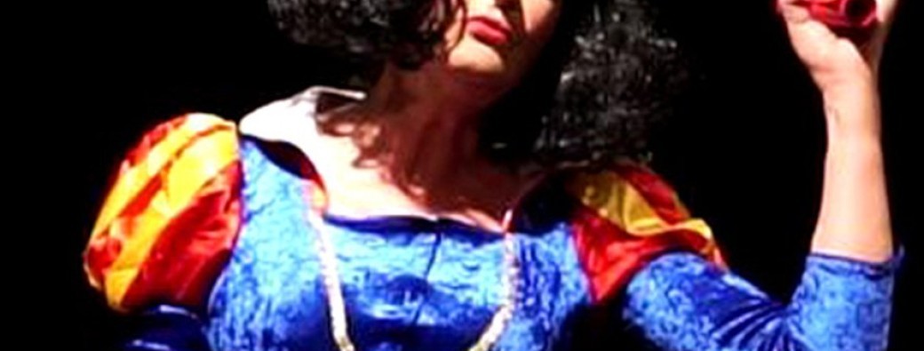 Blanche Neige règle ses contes