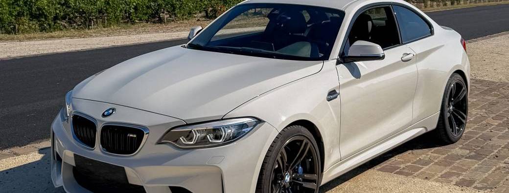 BMW M2 blanche