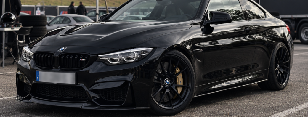 BMW M4 CS noire (3 passagers maxi)