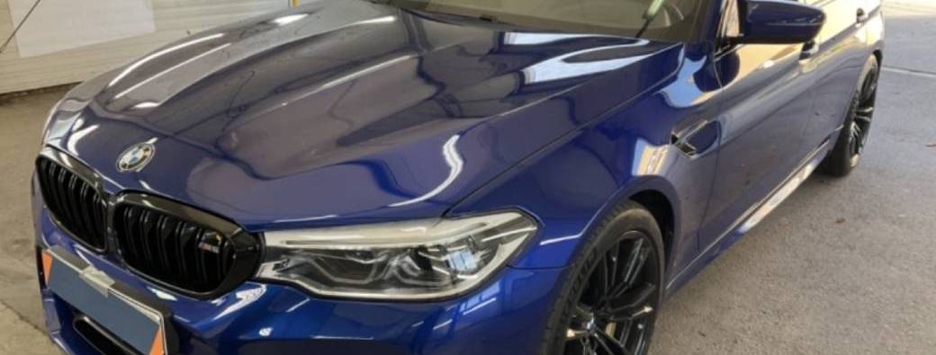 BMW M5 F90 Bleu métal (2 passagers maxi/baptême)
