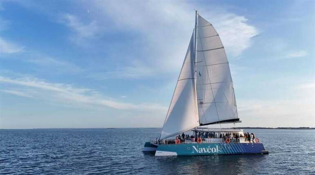 Boat Party @ Maxi Catamaran Naveol