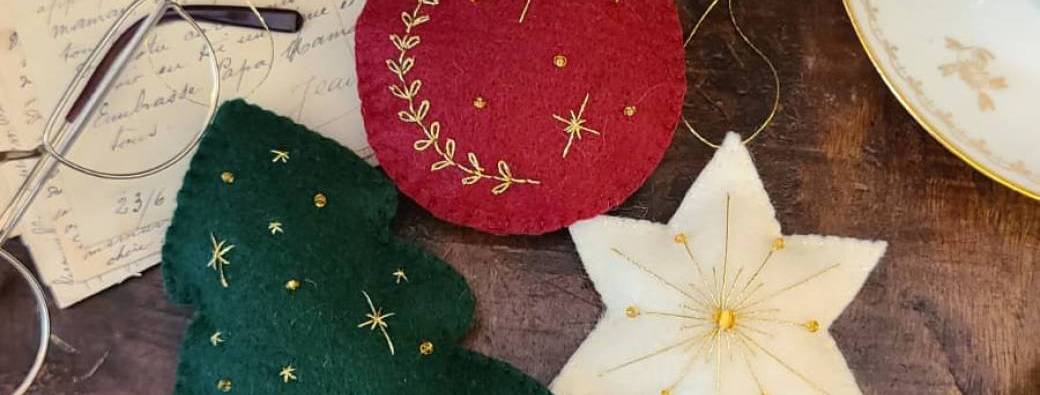 Broderie Suspension de Noël - Grimoire & Chaudron