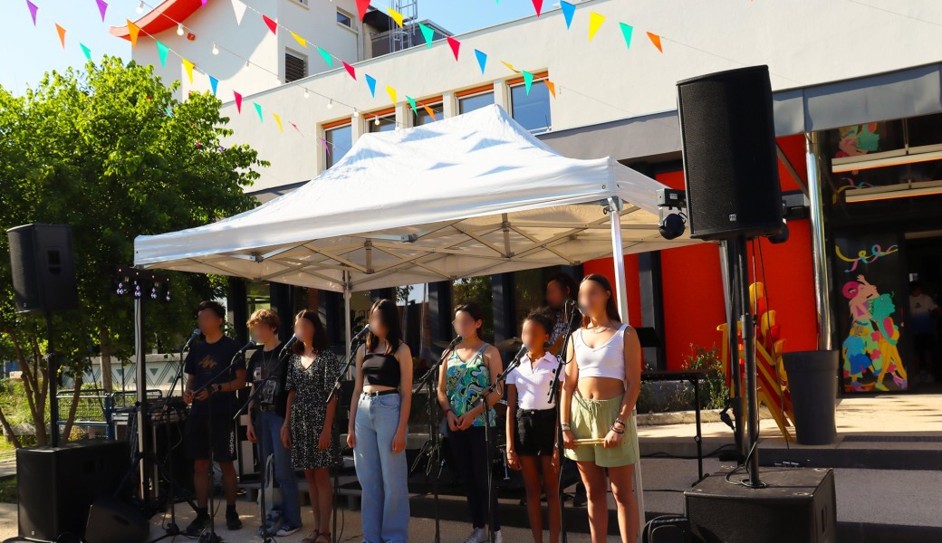 Bron To Be Alive : farandole + restitution à la scène