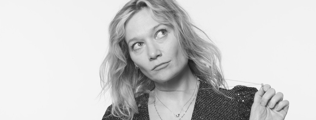 CAROLINE VIGNEAUX  -  "VERITAS"