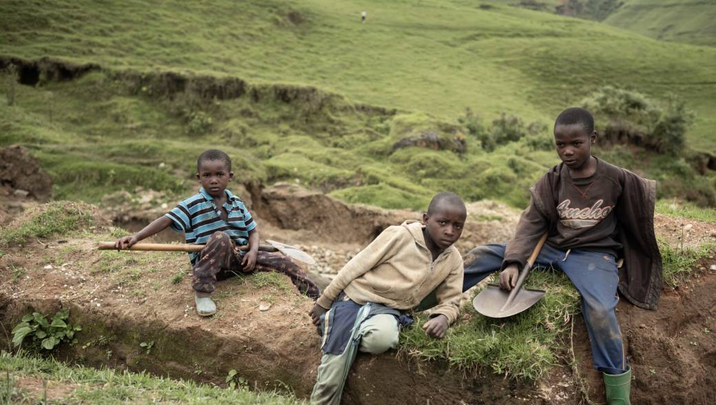 CINE-DEBAT: LE SANG ET LA BOUE