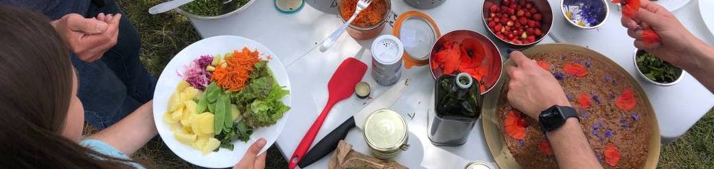 Journée Cuisine végétarienne - Cuisine des Fleurs et Plantes aromatiques Journée Cuisine végétarienne - Cuisine des Fleurs et Plantes aromatiques