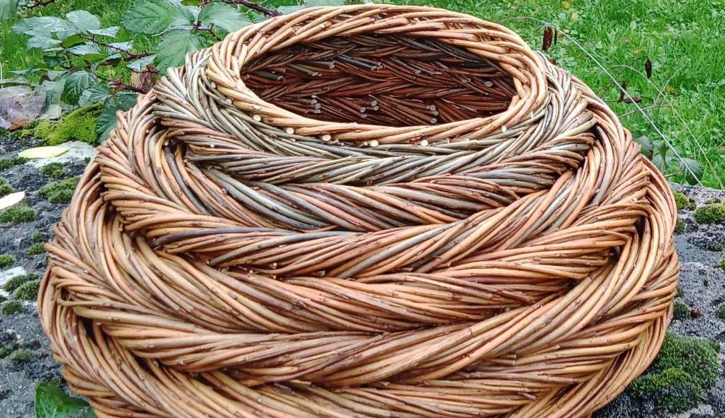 Corbeille en cordons