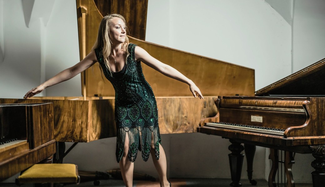 À cordes pincées et frappées