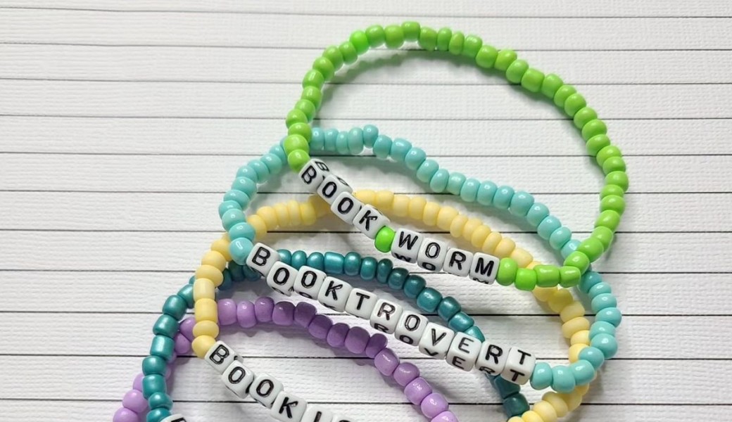 Création de bracelets prénoms