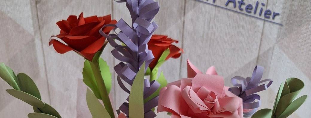 Création de fleurs en papier