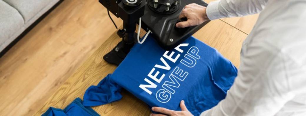 Créez votre marque de vêtements avec la découpeuse vinyle et la presse à chaud