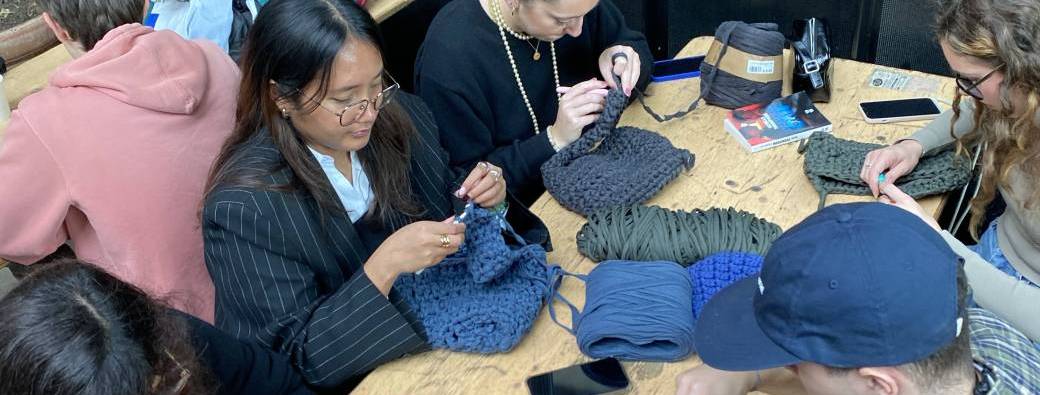 Crochetez votre cadeau de Noël : un sac tendance à offrir (ou à garder)